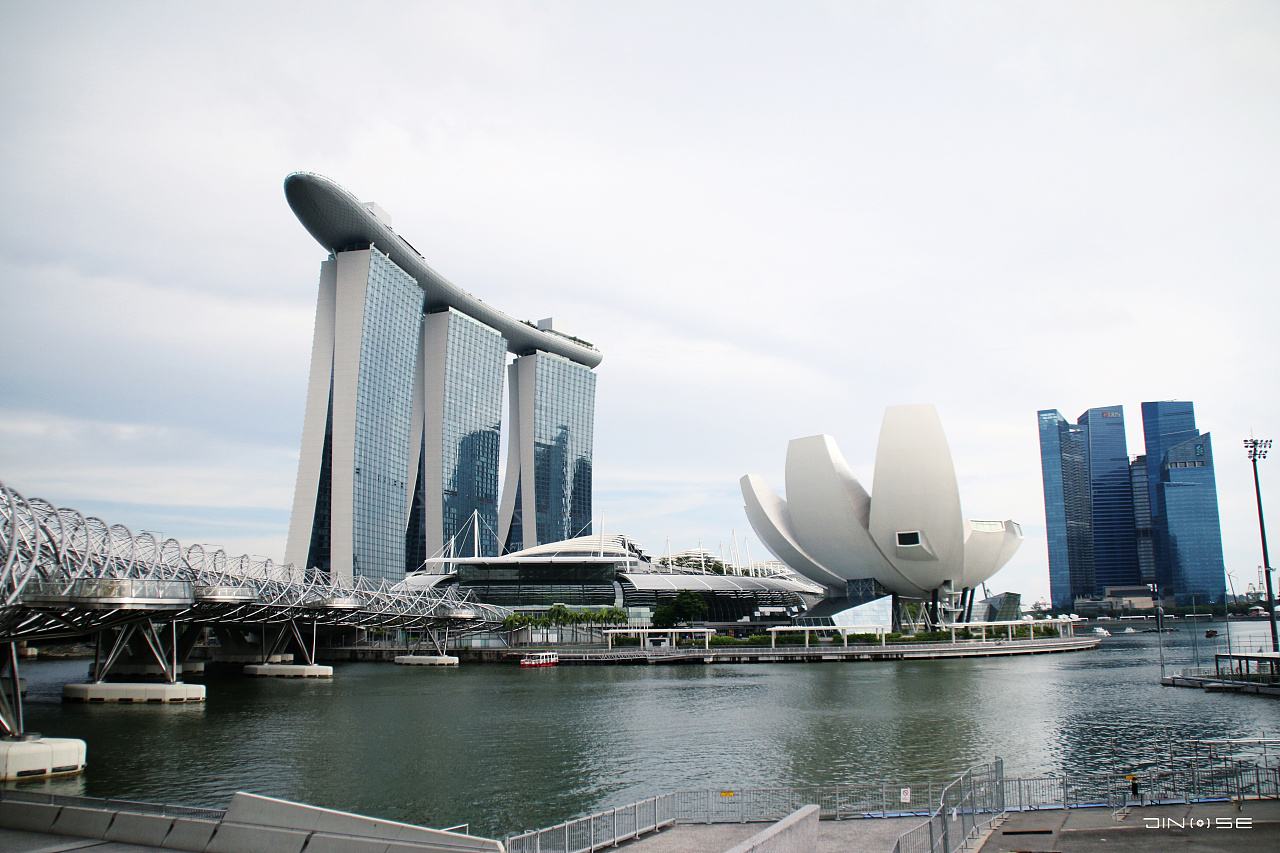 新加坡总理李显龙接手CNN采访首谈动荡局势下的中国香港。